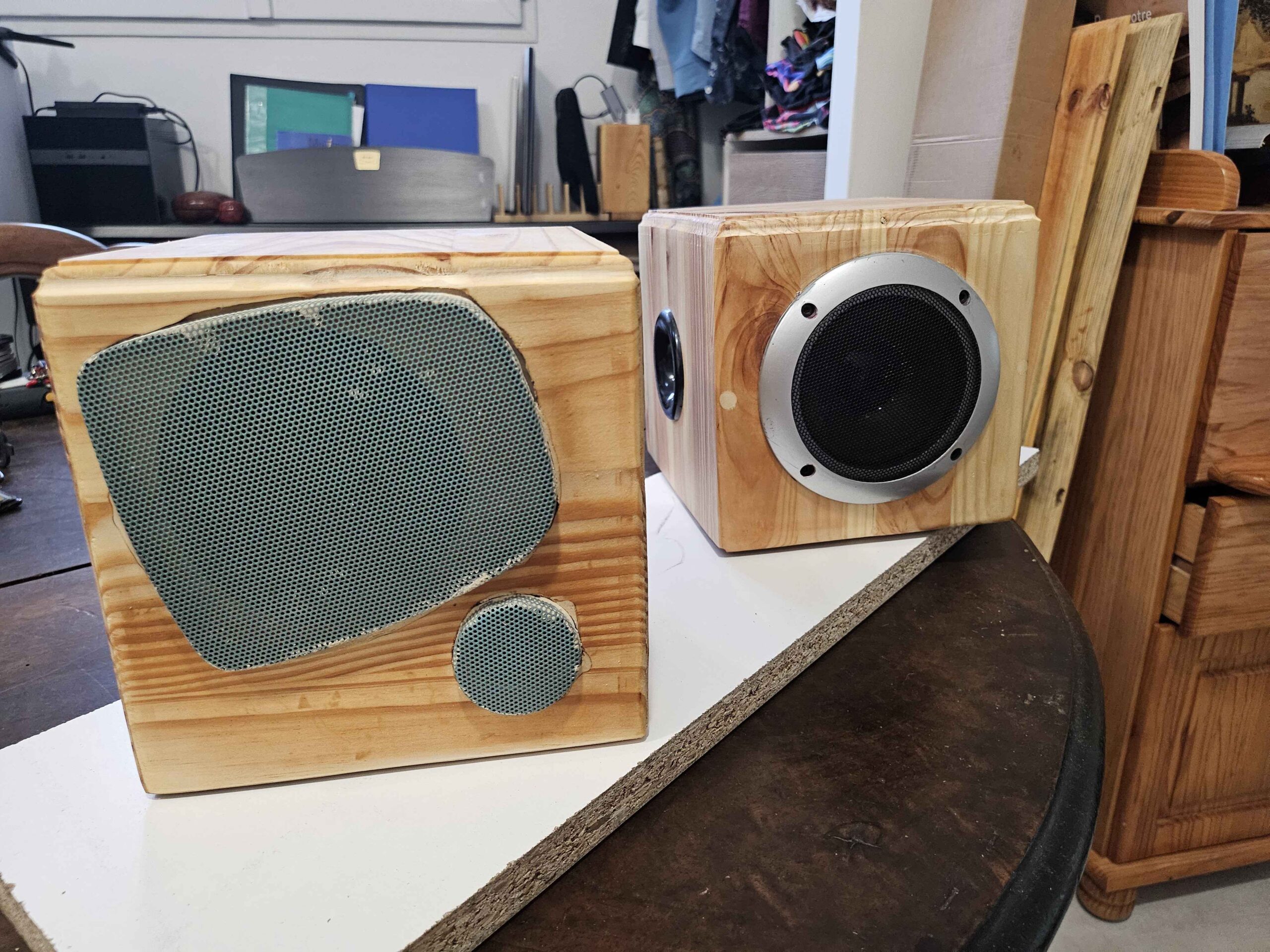 Computer speakers